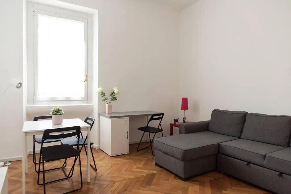 Youhosty - Correggio 55 B Apartment Milan